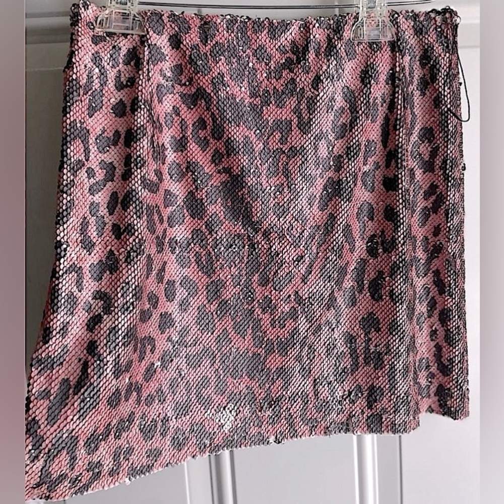 Sale‼️ NWOT New Free People Pink Sequin Cheetah Mini Skirt New In Packaging NEW